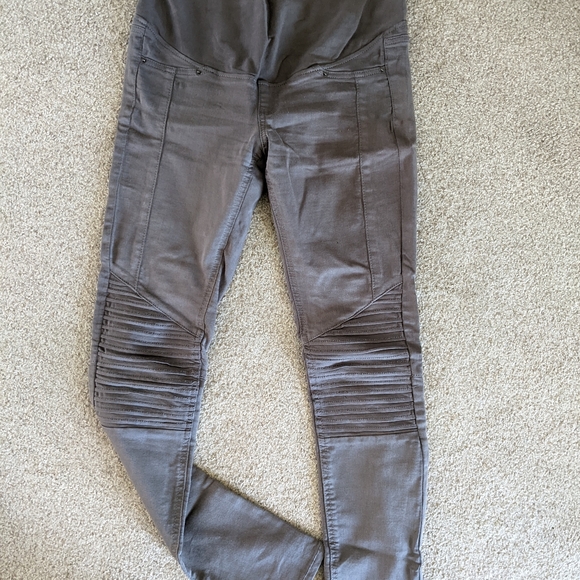 Pants - H&M brand Mama Maternity Pants - cute!!!